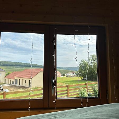 Вилла Chez Celia, Roulotte En Champagne Fleury-la-Riviere Экстерьер фото