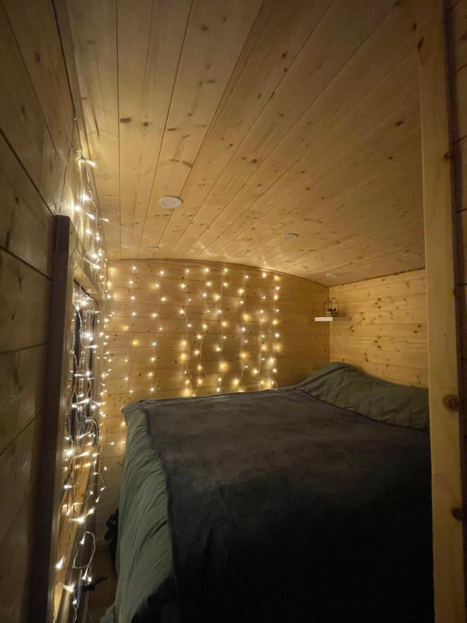 Вилла Chez Celia, Roulotte En Champagne Fleury-la-Riviere Экстерьер фото