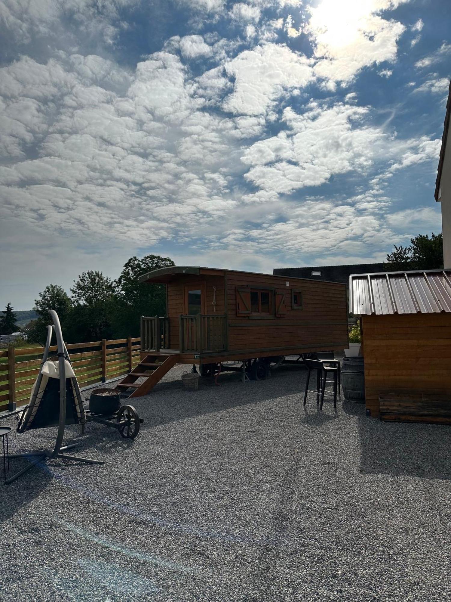 Вилла Chez Celia, Roulotte En Champagne Fleury-la-Riviere Экстерьер фото