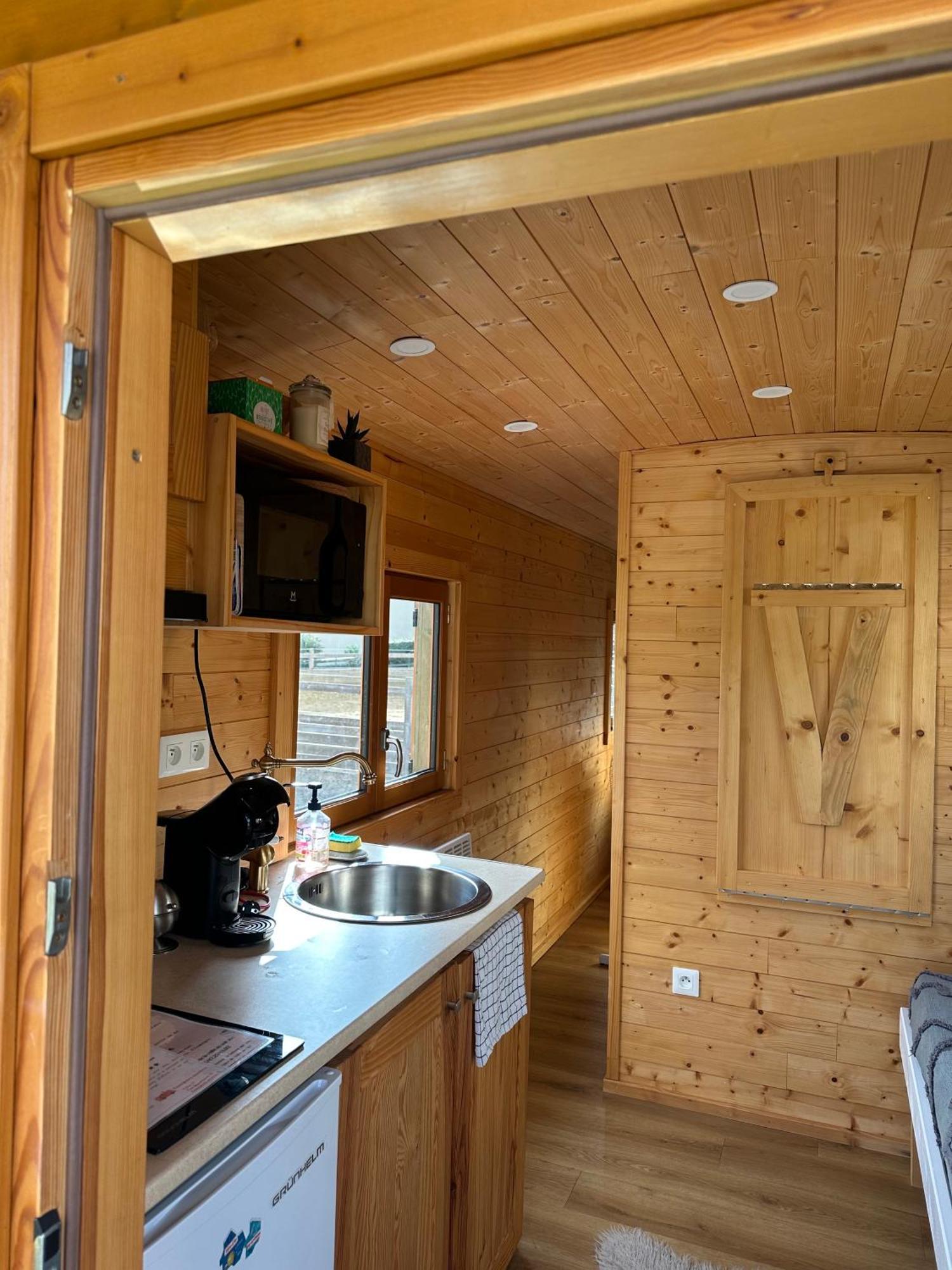 Вилла Chez Celia, Roulotte En Champagne Fleury-la-Riviere Экстерьер фото