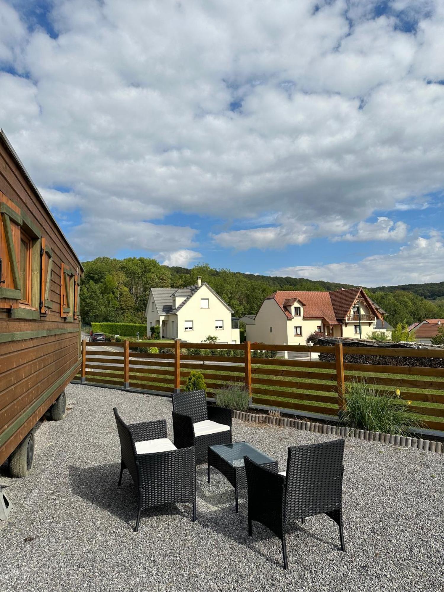 Вилла Chez Celia, Roulotte En Champagne Fleury-la-Riviere Экстерьер фото